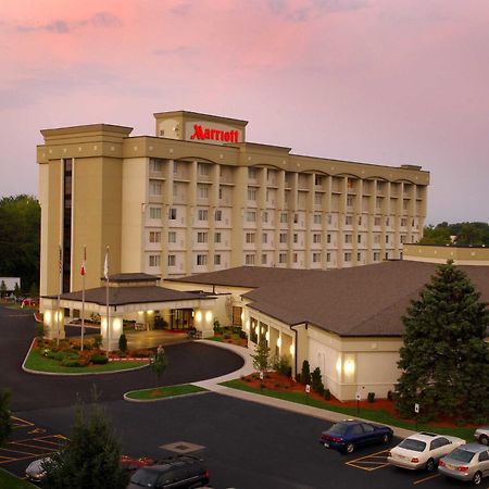 Rochester Airport Marriott Exterior photo