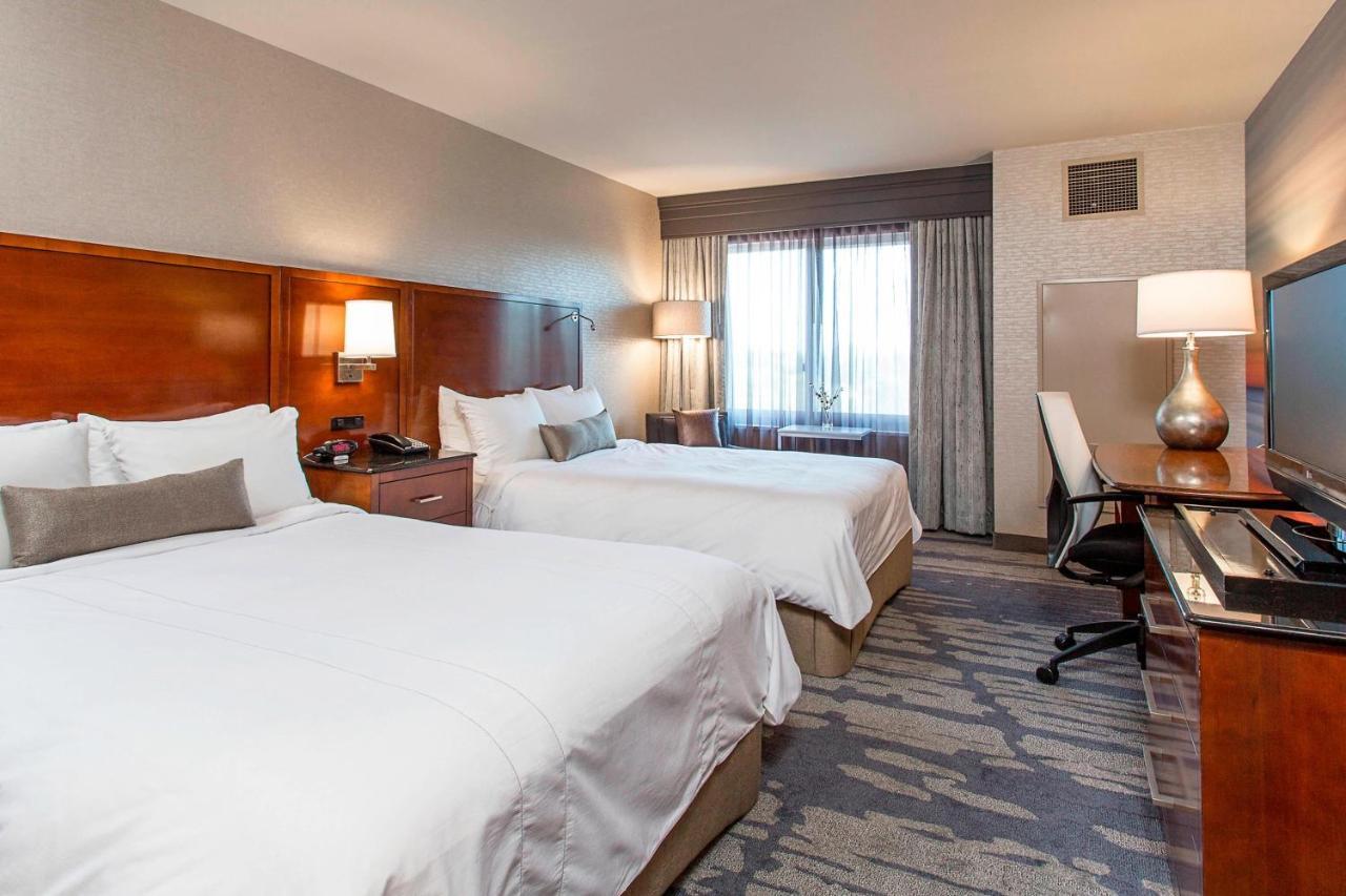 Rochester Airport Marriott Exterior photo