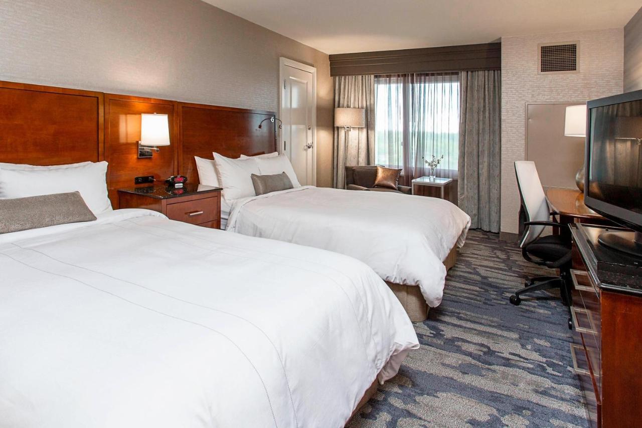 Rochester Airport Marriott Exterior photo