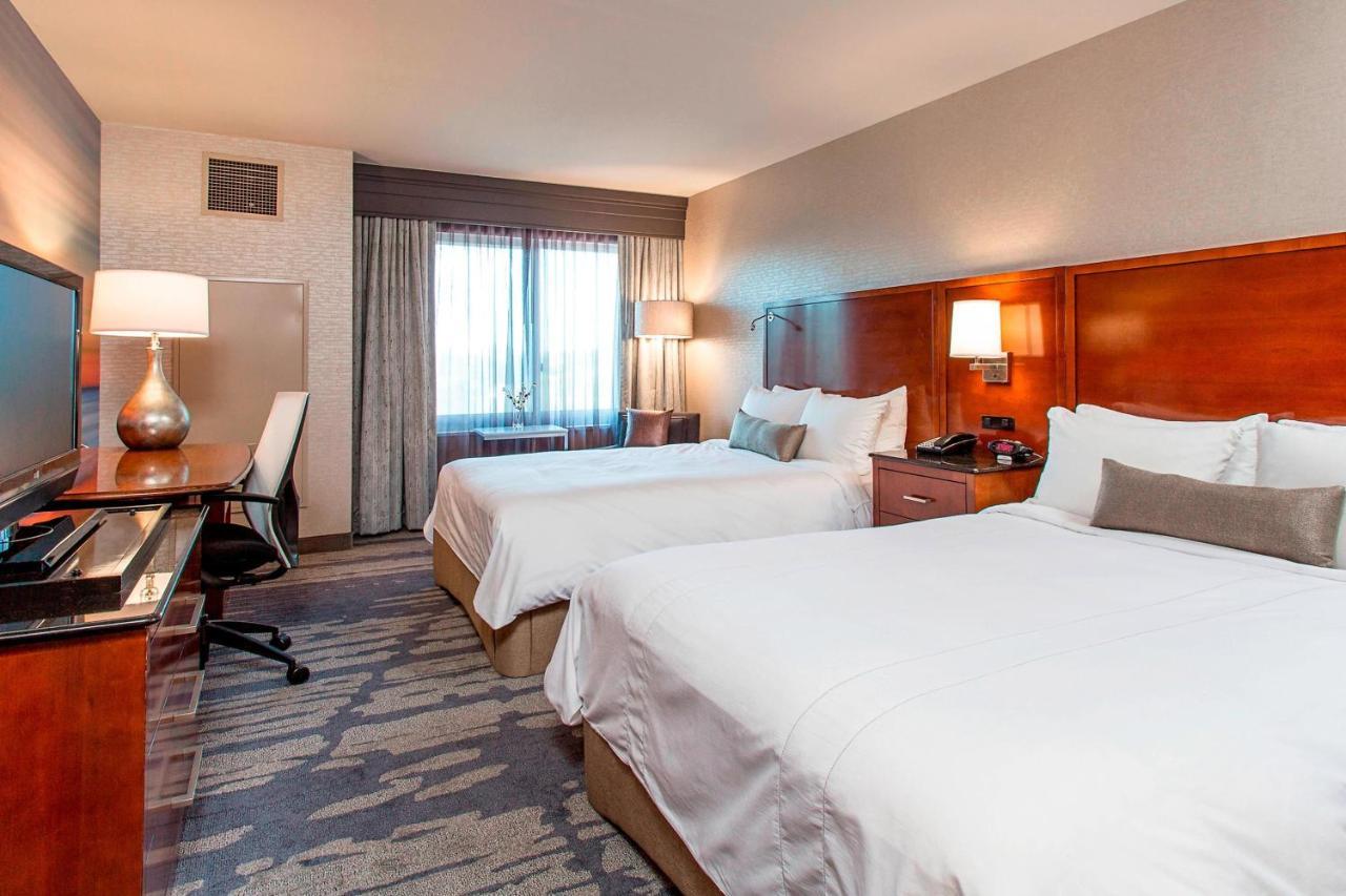 Rochester Airport Marriott Exterior photo