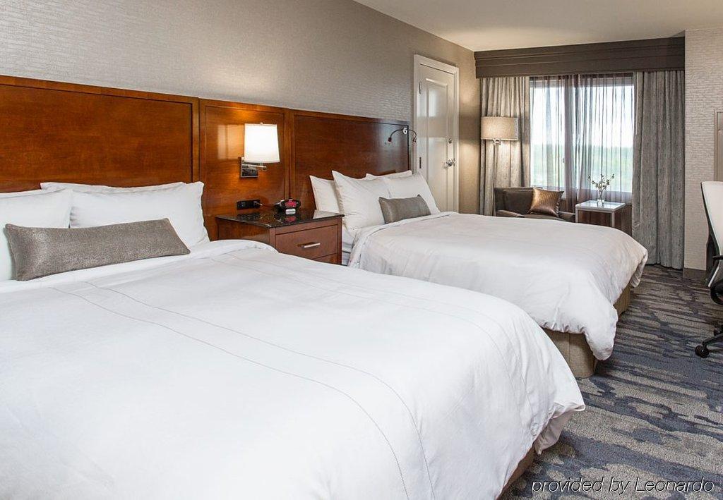 Rochester Airport Marriott Exterior photo