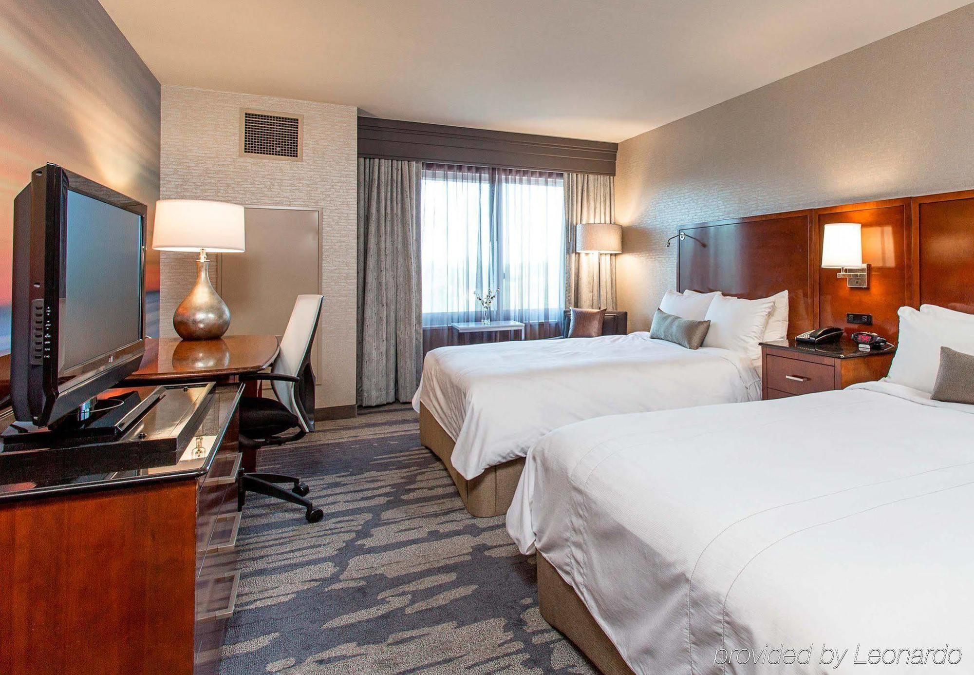 Rochester Airport Marriott Exterior photo