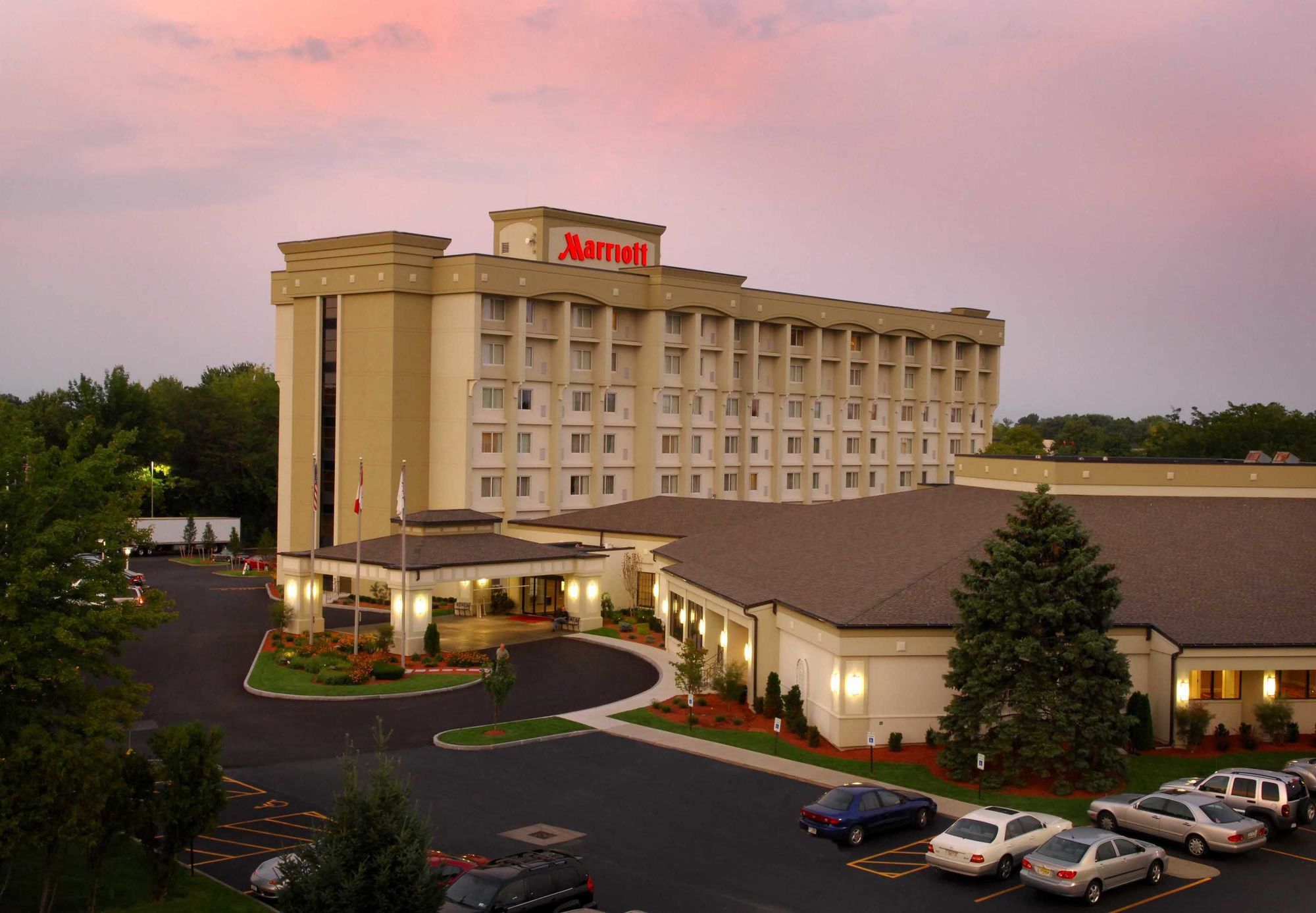 Rochester Airport Marriott Exterior photo